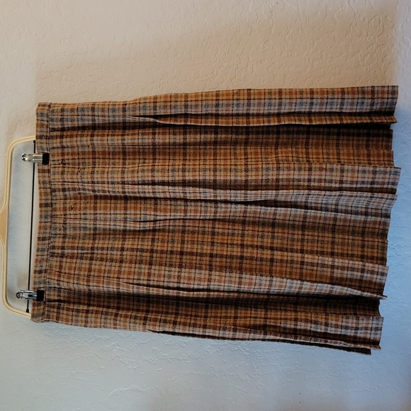 VINTAGE Pleated Wool Skirt Made in Great Britain - Picture 1 of 13